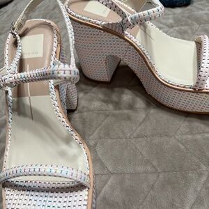 NWT Dolce Vita planform Sandal Size 7.5 White multi